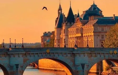 Paris Walking Tour , Historical Sites .
