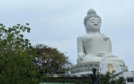 Phuket Heritage & Countryside Tour: Temple, Old Town & Farm Life