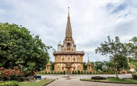 Phuket Landmark Tour with Local Food Market and Phuket Museum