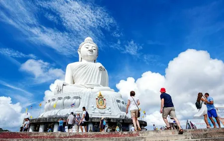 Phuket Sightseeing Tour with a Local Guide and Lunch