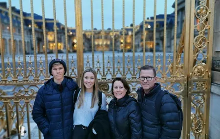 Versailles Domain Private Half Day Guided Tour with Hotel Pickup from Paris