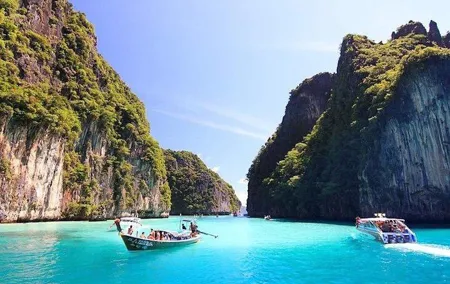 Phi Phi Island with Maya Bay by Speedboat from Phuket (SHA Plus)
