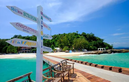 Phi Phi Khai Maiton islands tour by Speed Boat