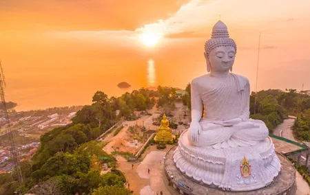 Small Group Phuket Highlights City Tour and Batik Experience