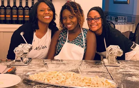 Rome Pasta and Tiramisu Class: Ravioli, Fettuccine and Fine Wine