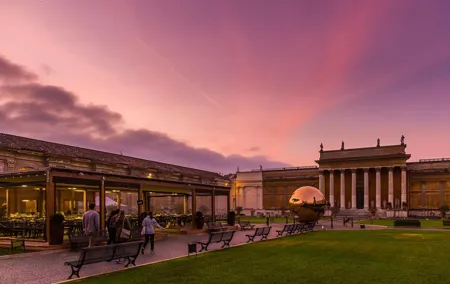 VIP Vatican Breakfast and Guided Tour with Sistine Chapel Access