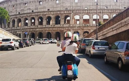 Rome by Vespa: Classic Rome Tour with Pick up