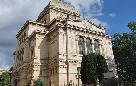 Rome Jewish Ghetto and Great Synagogue Small Group Walking Tour