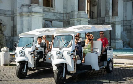 Private Electric Tuktuk Tour of Rome with Prosecco and Pickup