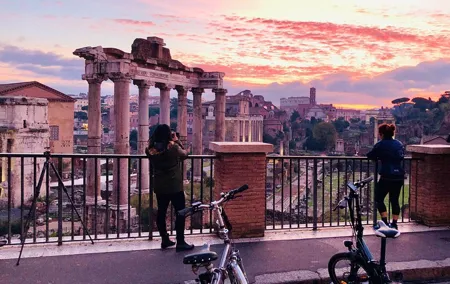 Sunrise in Rome: E-Bike tour with Italian Breakfast