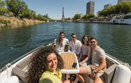 Private Cruise to Discover Paris