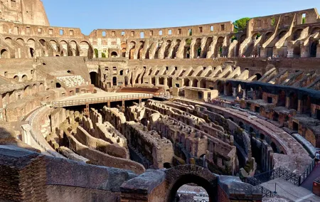 Rome: Guided Tour of Colosseum Arena with Roman Forum Entrance