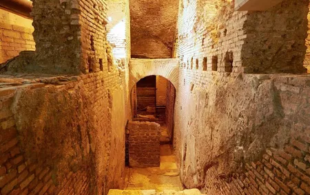 Immersive Underground and Piazzas Tour in Rome