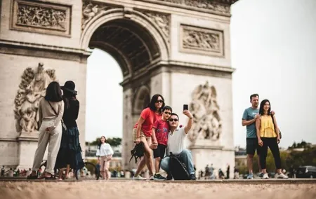 Arc de Triomphe and Seine River Cruise