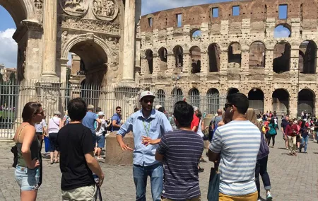 Small-Group Guided Tour of the Colosseum with Roman Forum