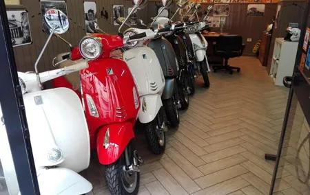 Vespa Rental in Rome 24 hours