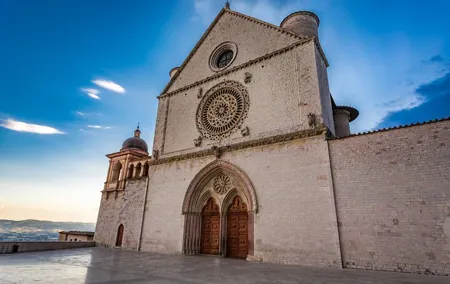 Tuscany & Assisi Small Group Day Trip from Rome with Wine Tasting