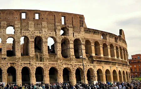 Colosseum Arena Tour with Palatine Hill and Roman Forum