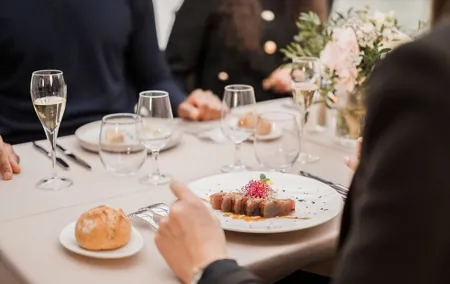Paris Christmas Lunch Cruise by Bateaux Mouches