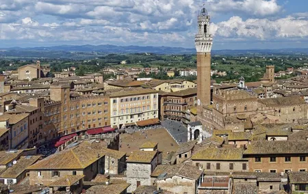 Full-day Small-group Tour to Siena and Monteriggioni from Rome