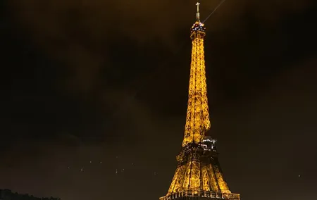 Private Taxi transfer from CDG airport to Paris