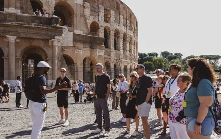 Rome: Small Group Tour Colosseum Experience