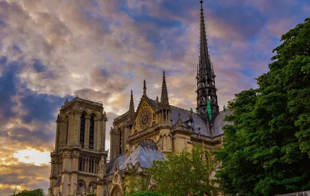 In the Heart of Paris Sainte Chapelle to Notre Dame