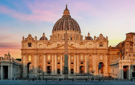 St. Peter's Basilica Guided Tour with Reserved Entrance