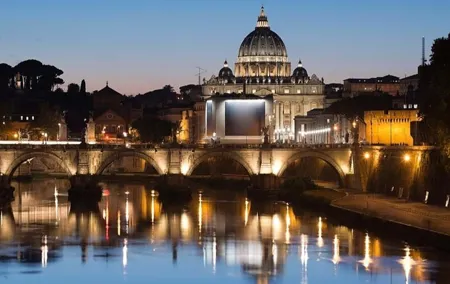 Evening Elegance: Romantic Rome by Night Private Tour with Driver