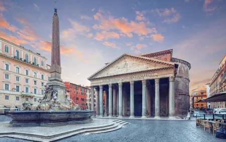 Walking guided tour & Rome's Iconic Temple Pantheon Entrance