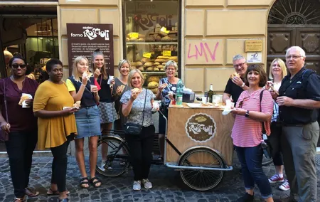 Campo dè Fiori Market and Trevi Fountain Food and Wine Tour in Rome
