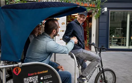 Sightseeing tour of most iconic parisian monuments (rickshaw)