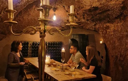 Rome: Candlelight Food & Wine Tasting in Ancient Roman Cellar