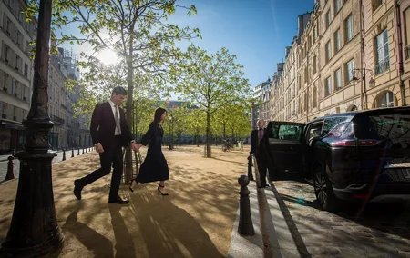 Small Group Paris City Tour and River Cruise with Champagne