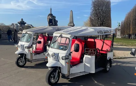 Original Paris E-TukTuk Tour