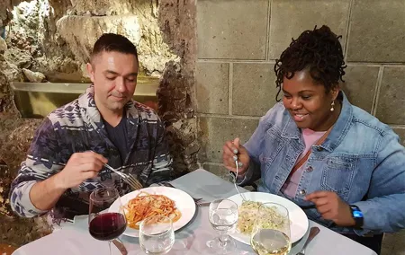 Rome Jewish Ghetto Food & Wine Tour & Guided Visit of Top Sites Lit Up at Night