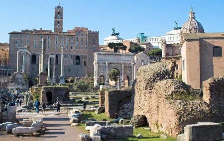 VIP Tour of the Colosseum, Forum & Palatine Hill by PhD Guide