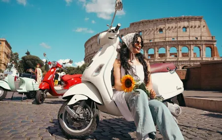 Rome: Vespa Tour with Photographer and Tiramisu treat