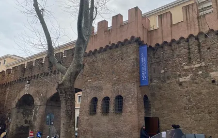 Vatican Papal Tunnel & Castel Sant’Angelo Experience