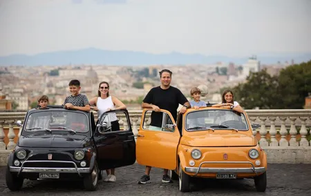 La Dolce Vita Photoshoot in Rome aboard a Vintage Fiat 500