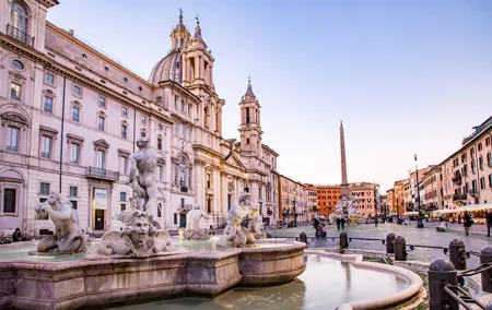 Rome City Center Walking Tour in a Small Group