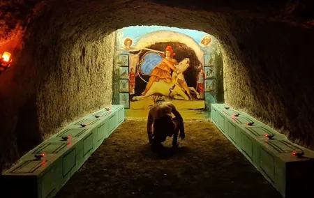Between catacombs and ancient quarries, in the largest underground of Rome