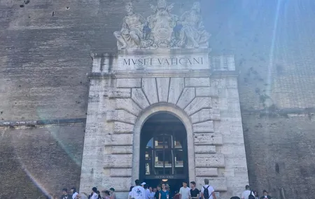 Vatican, Sistine Chapel & St.Peter's Basilica Semi Private Tour