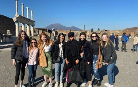 All-Inclusive Pompeii Tour with Guide, Lunch & Ticket from Rome