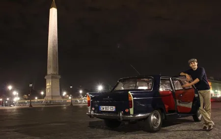 Visit Paris in a vintage car
