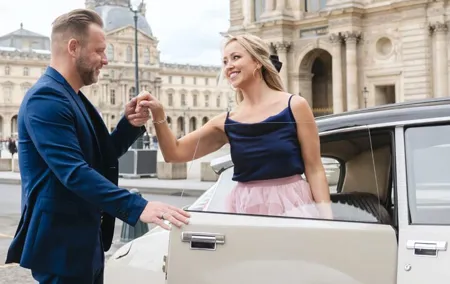 Romantic Tour of Paris in a Vintage Luxury Open-Top French Car