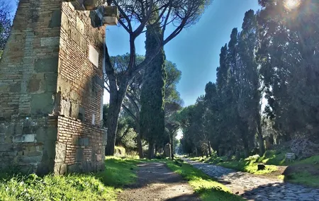 Urban fitwalking at the Appia Antica Park early in the morning
