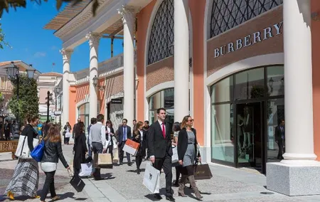 Rome: Castel Romano Outlet Shopping, Private Day Tour