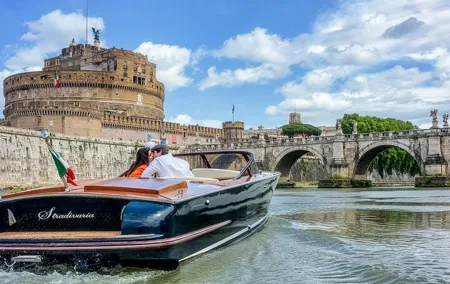 La Dolce Vita: Private Luxury Boat Ride in the Eternal City