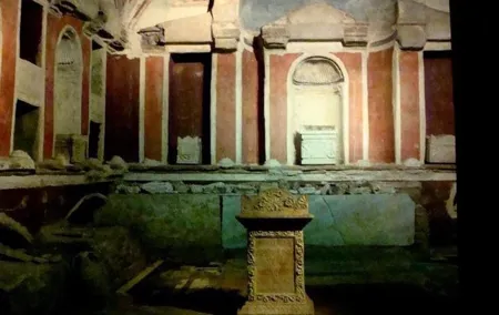 Private Tour of Vatican with Scavi Necropolis & St. Peter's Tomb